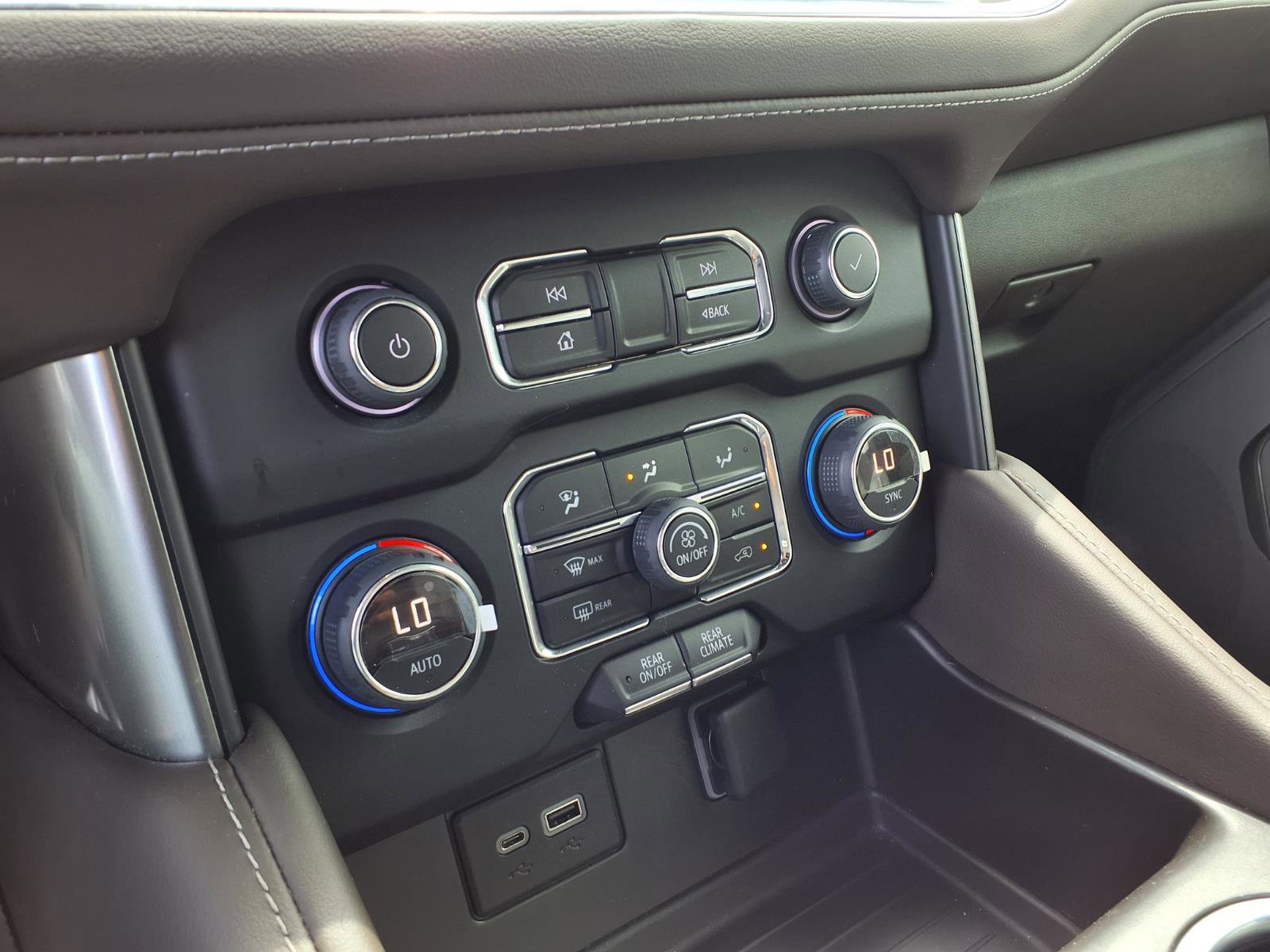 Used 2022 Chevrolet Suburban LS image 19