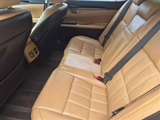Used 2016 Lexus ES 350 w/ Luxury Package w/Wood Trim FWD image 18