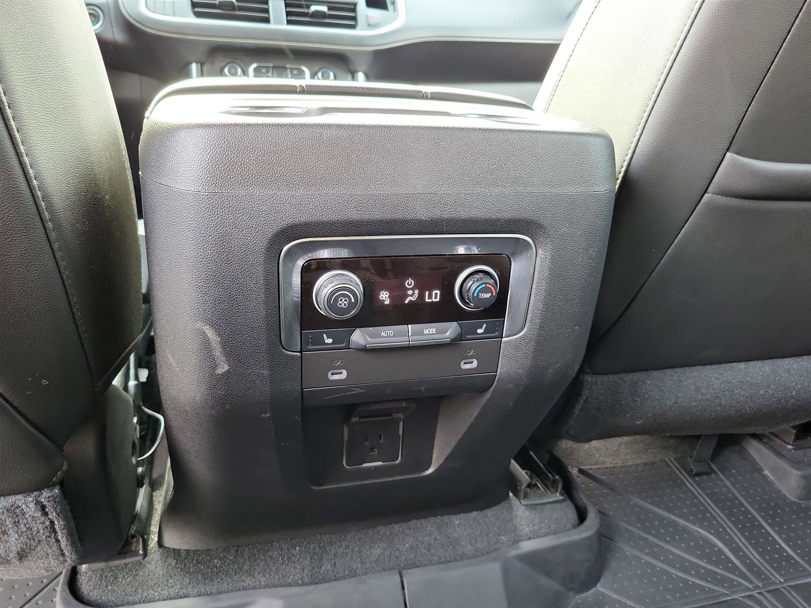 Used 2021 Chevrolet Tahoe Premier w/ Premium Package image 21