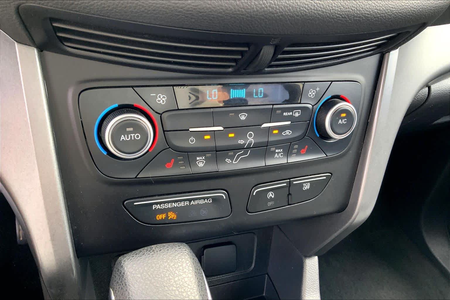 Certified 2018 Ford Escape SE w/ Ford Safe & Smart Package AWD/4WD image 30