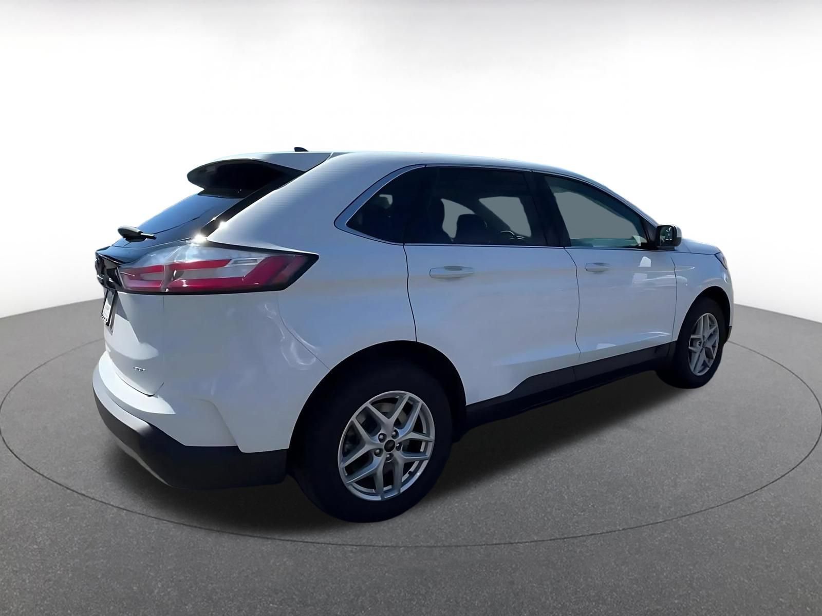 Used 2024 Ford Edge SEL AWD/4WD image 15