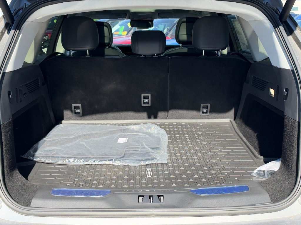 New 2026 Lincoln Nautilus Reserve AWD/4WD image 6