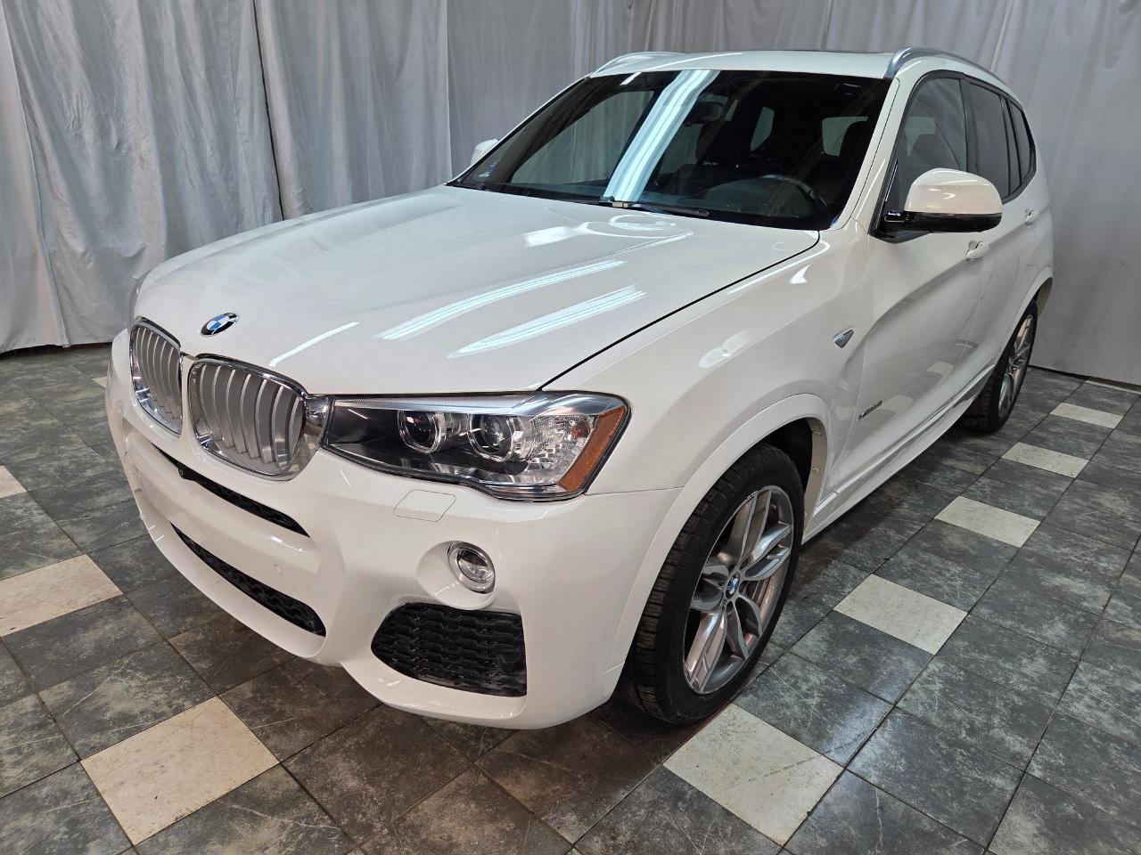 Used 2017 BMW X3 xDrive28i AWD/4WD image 2