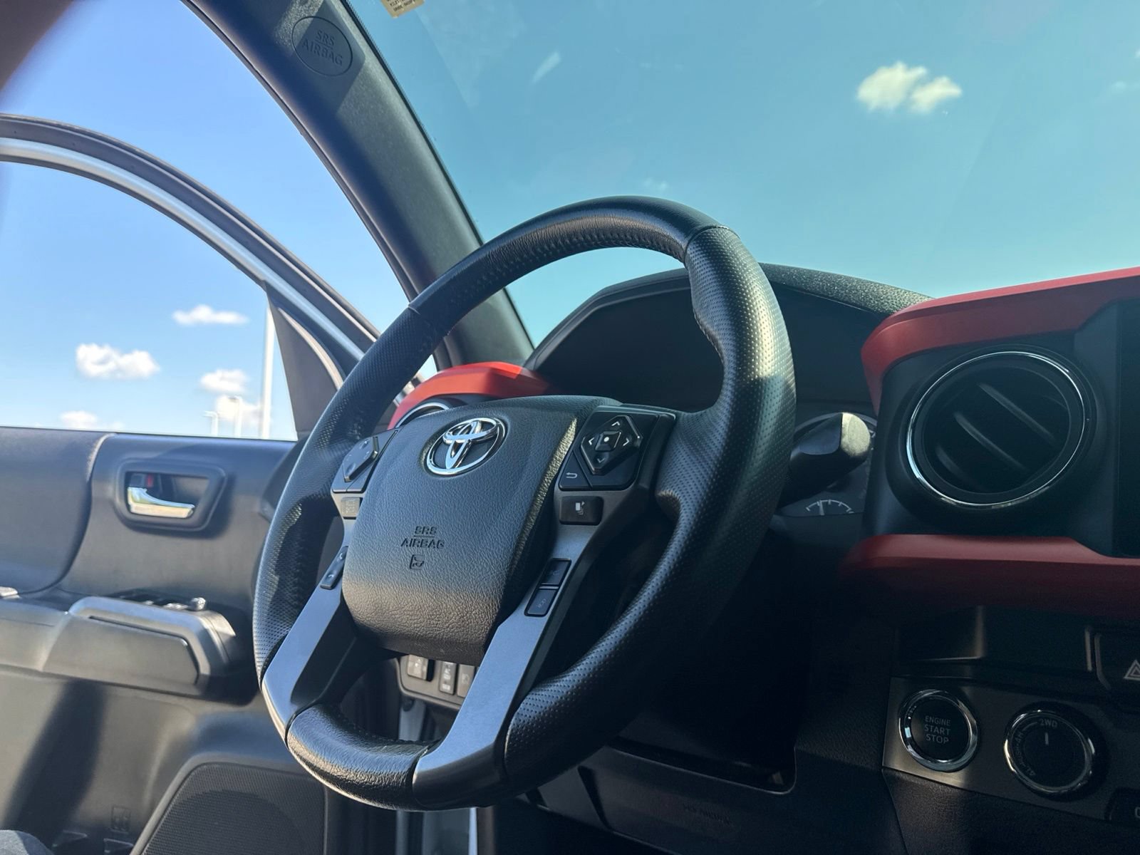 Used 2019 Toyota Tacoma TRD Sport AWD/4WD image 17