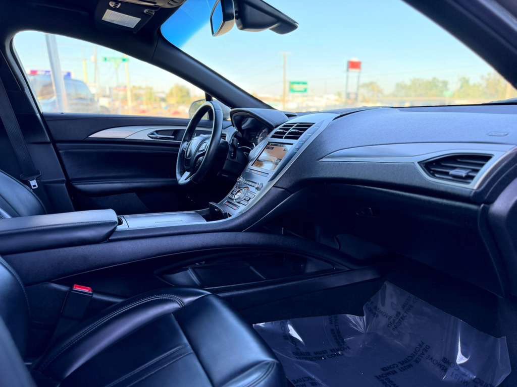 Used 2019 Lincoln MKZ Premiere FWD image 17