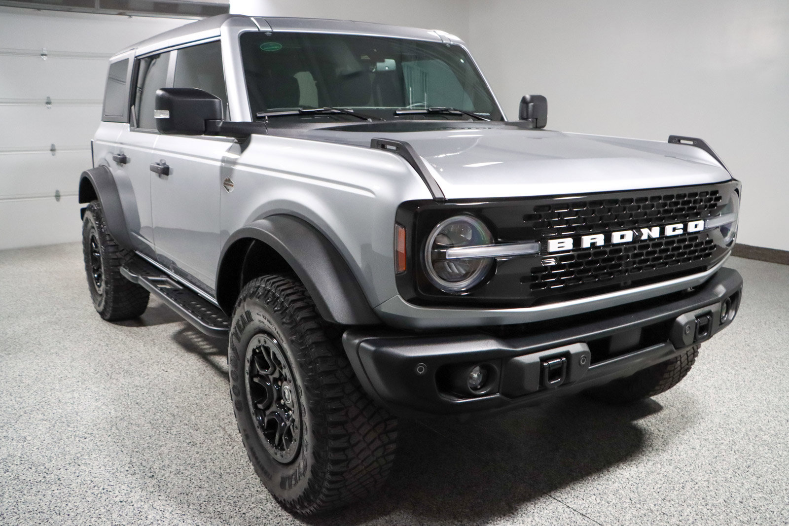 Used 2023 Ford Bronco Wildtrak image 5