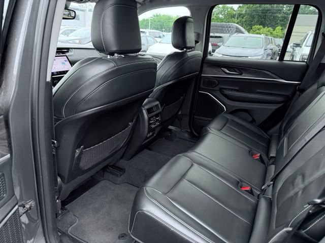 Used 2022 Jeep Grand Cherokee Limited AWD/4WD image 24