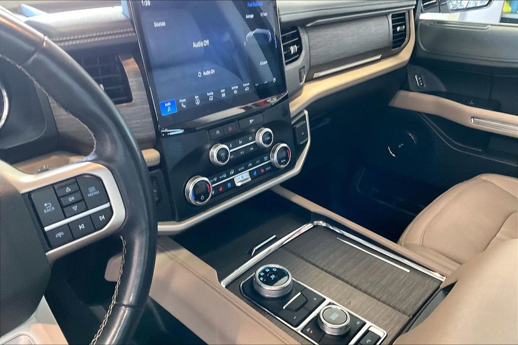 Used 2024 Ford Expedition Limited image 11