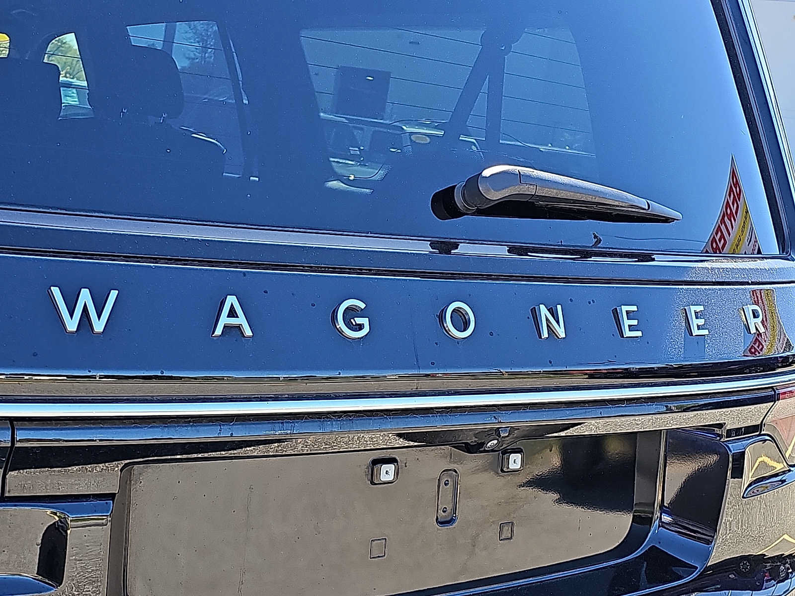 Certified 2024 Jeep Wagoneer L Series III w/ Flexible Seating Group AWD/4WD image 36
