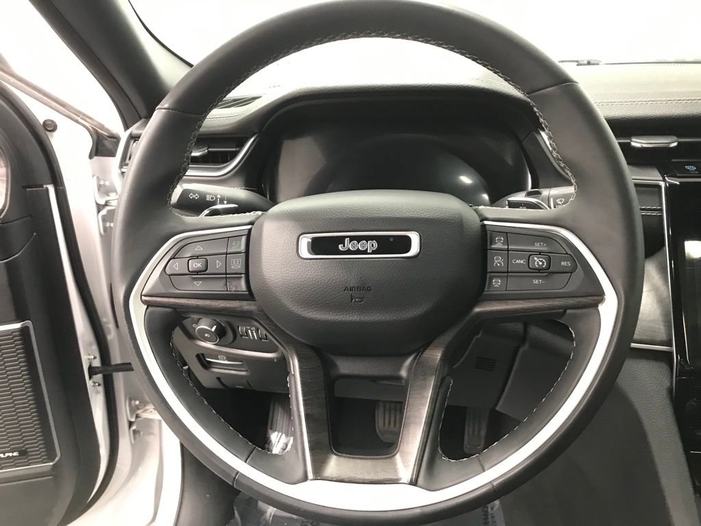 Used 2024 Jeep Grand Cherokee Limited 4xe image 14