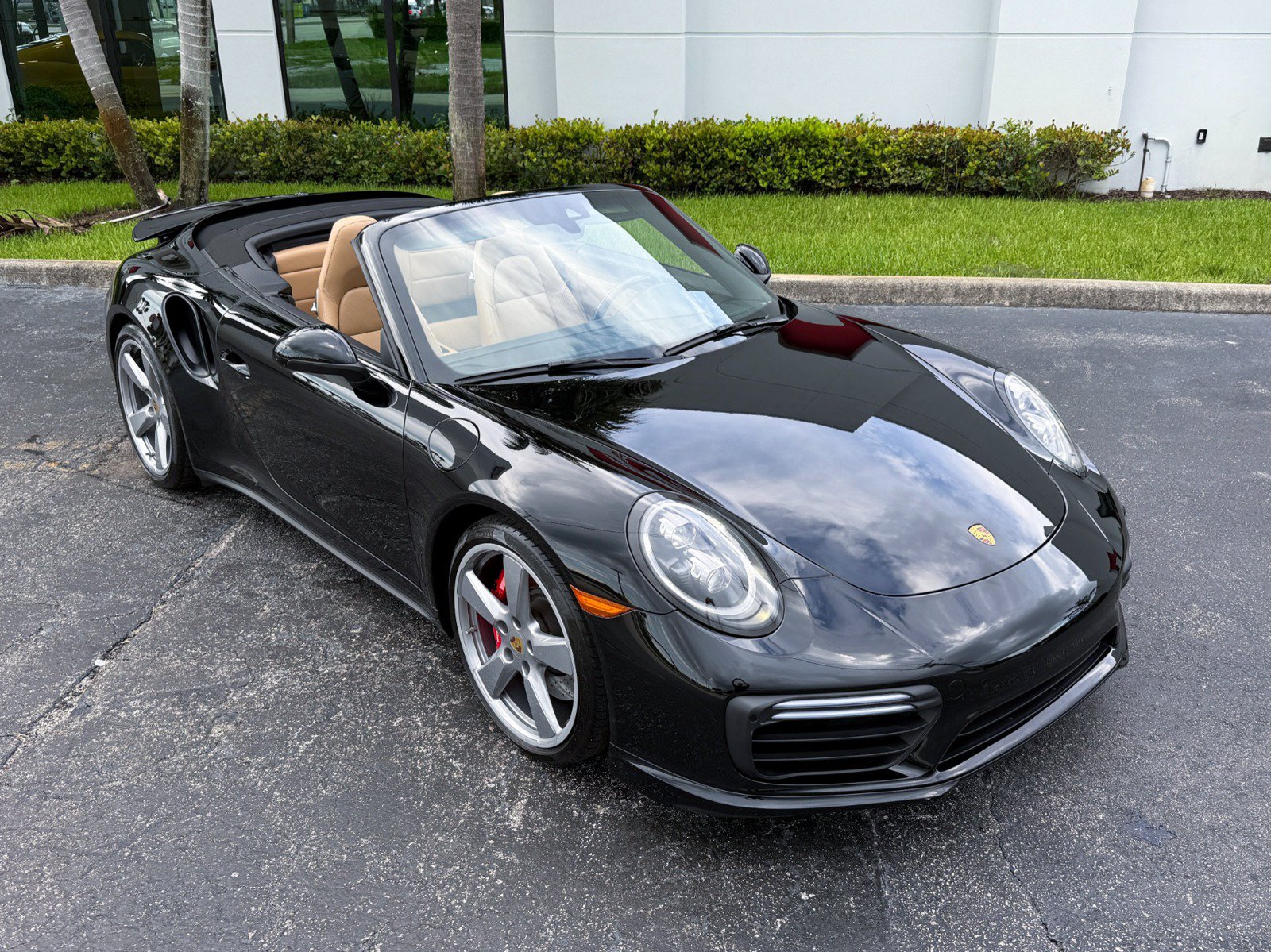 Used 2019 Porsche 911 4 Cabriolet AWD/4WD image 7