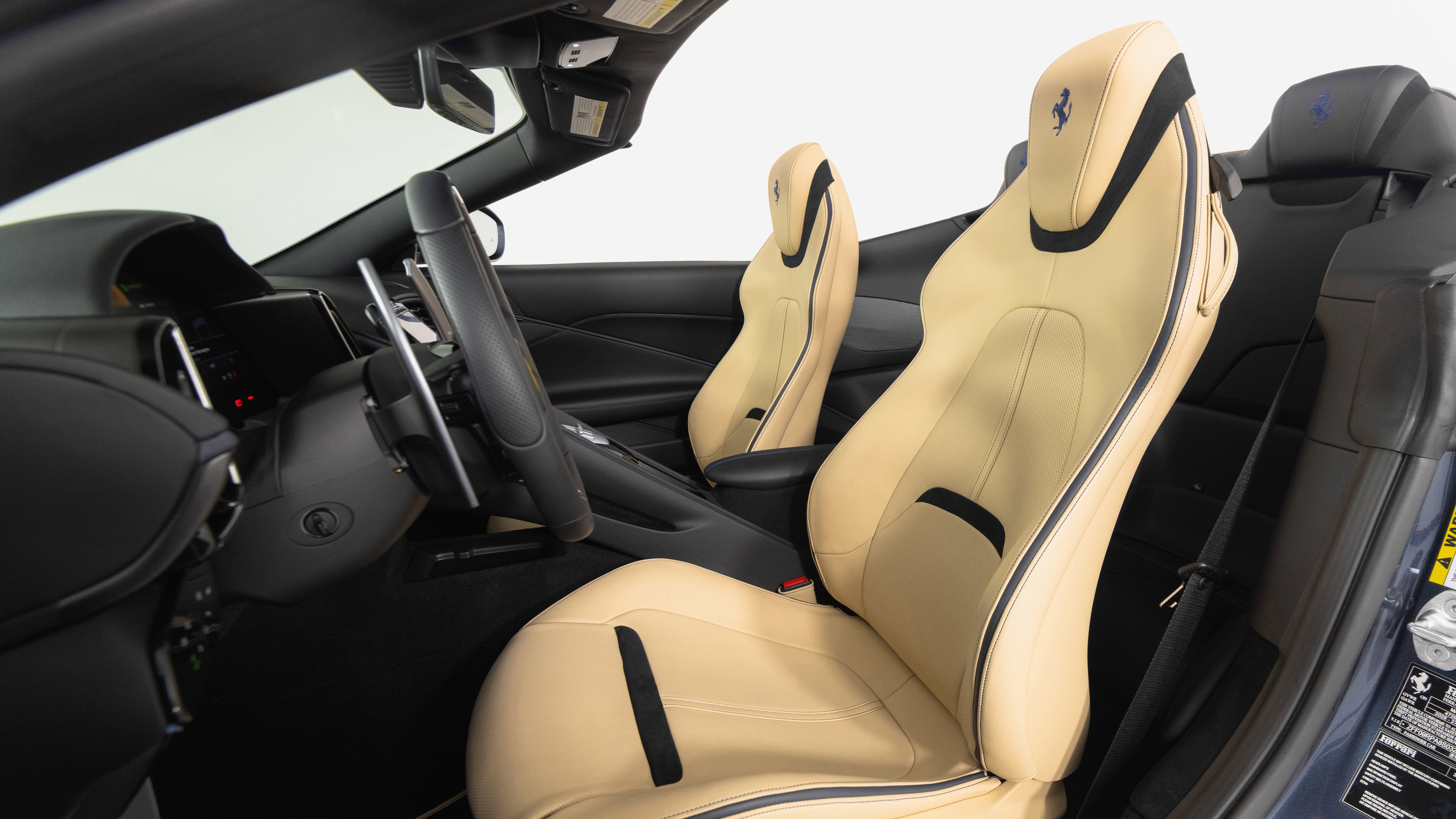 Certified 2025 Ferrari Roma Spider RWD image 35