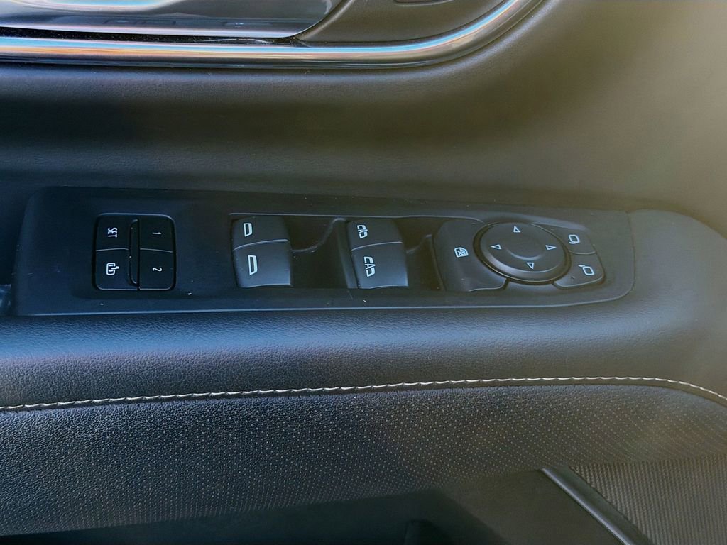 Used 2024 GMC Yukon SLT image 26