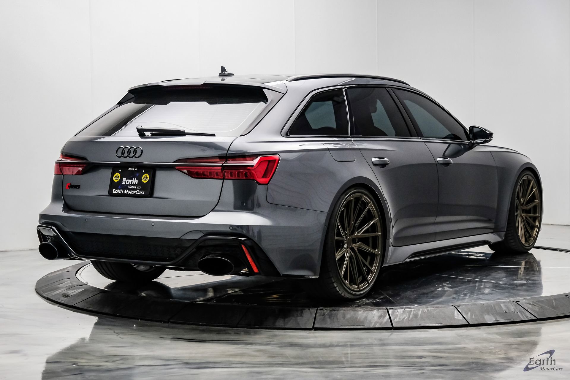 Used 2023 Audi RS 6 w/ Black Optic Package AWD/4WD image 15