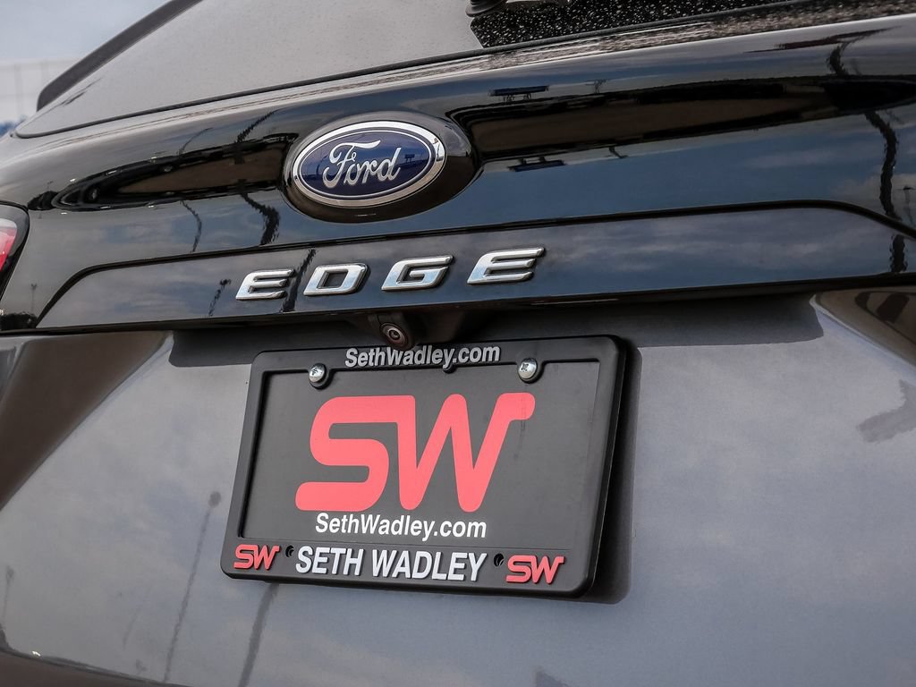 Used 2023 Ford Edge Titanium AWD/4WD image 11