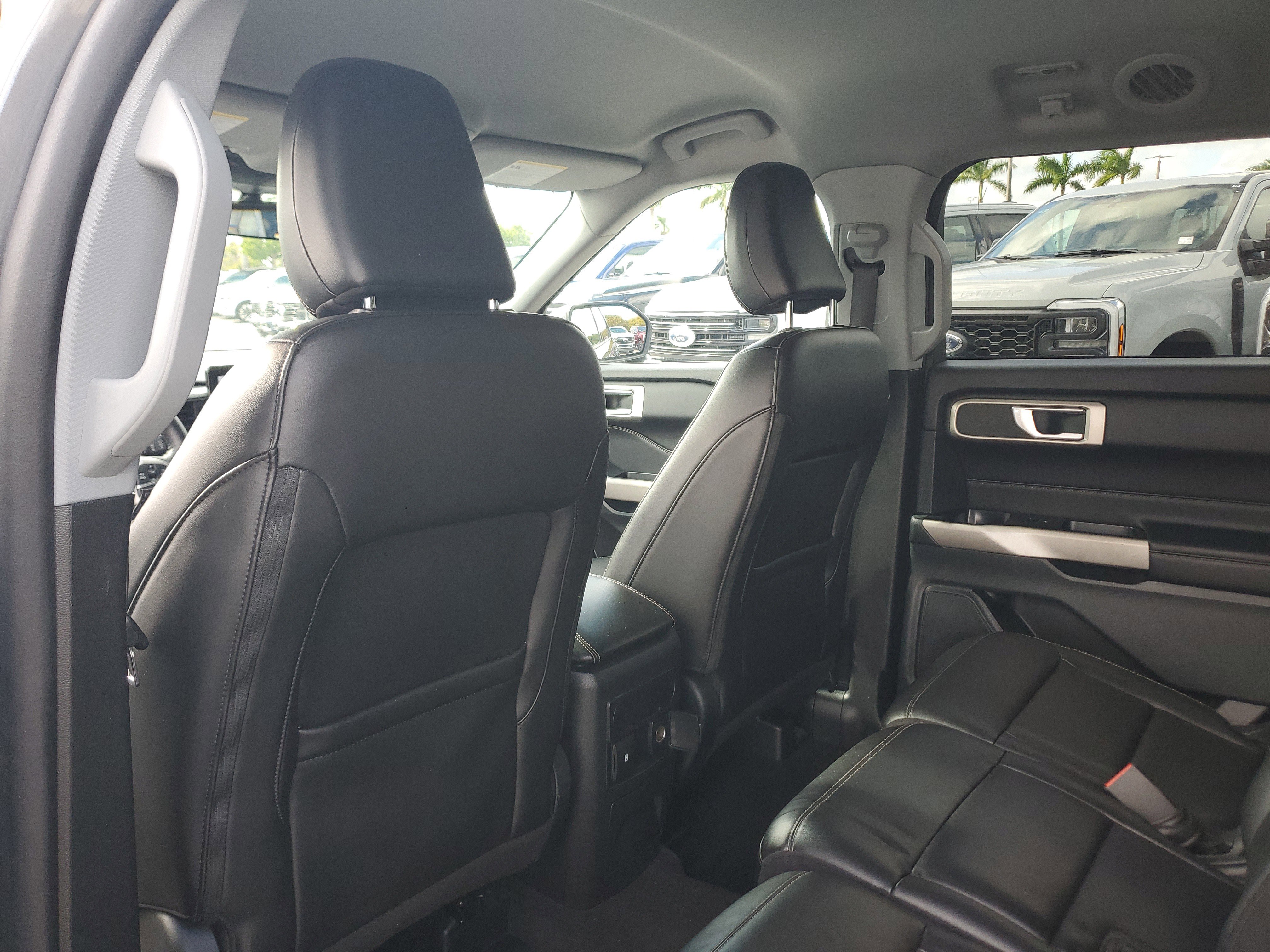 Used 2023 Ford Explorer XLT w/ Equipment Group 202A image 13