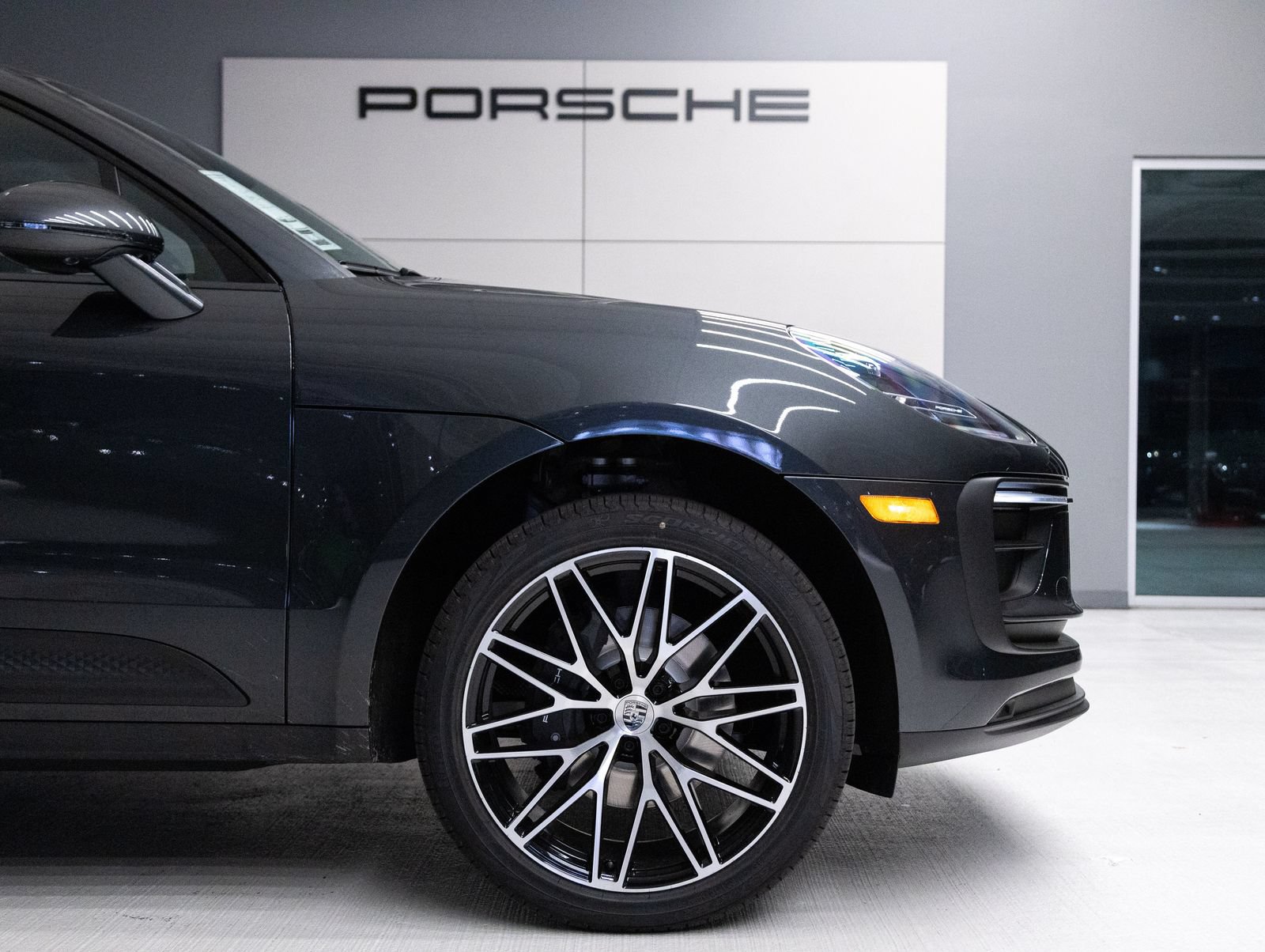 Certified 2026 Porsche Macan AWD/4WD image 11