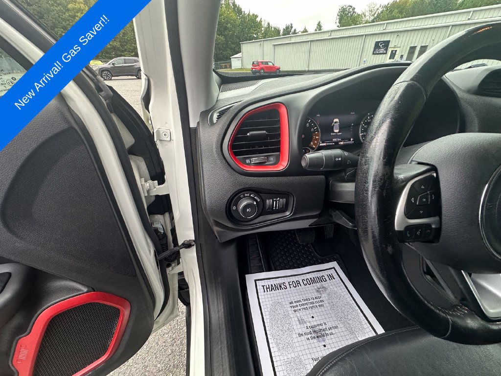 Used 2020 Jeep Renegade Trailhawk w/ Premium Leather Group AWD/4WD image 16