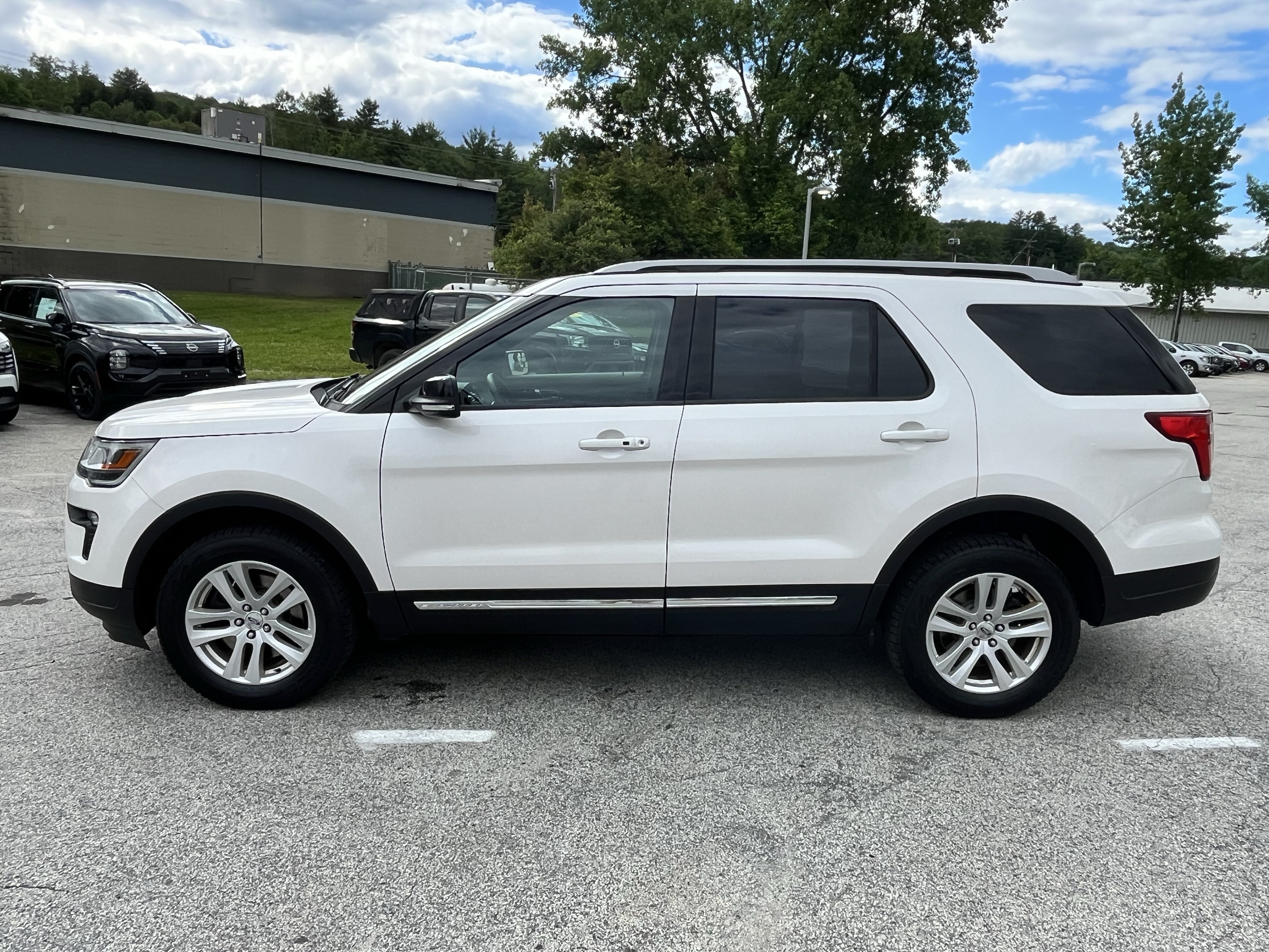 Used 2018 Ford Explorer XLT w/ Equipment Group 201A AWD/4WD image 4