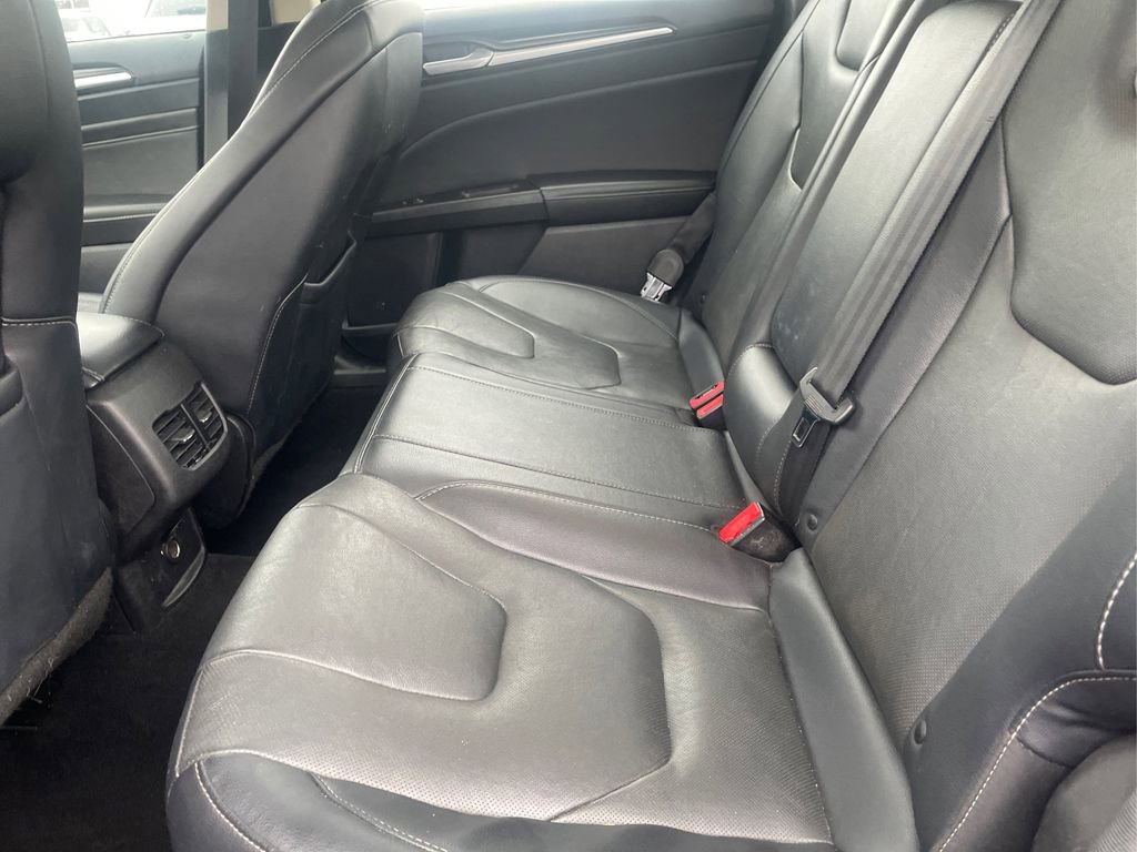 Used 2019 Ford Fusion Titanium image 21