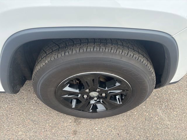 Used 2017 Jeep Grand Cherokee Laredo AWD/4WD image 32