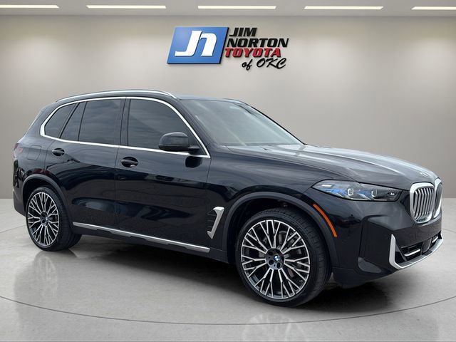 Used 2024 BMW X5 xDrive40i w/ Premium Package AWD/4WD image 3