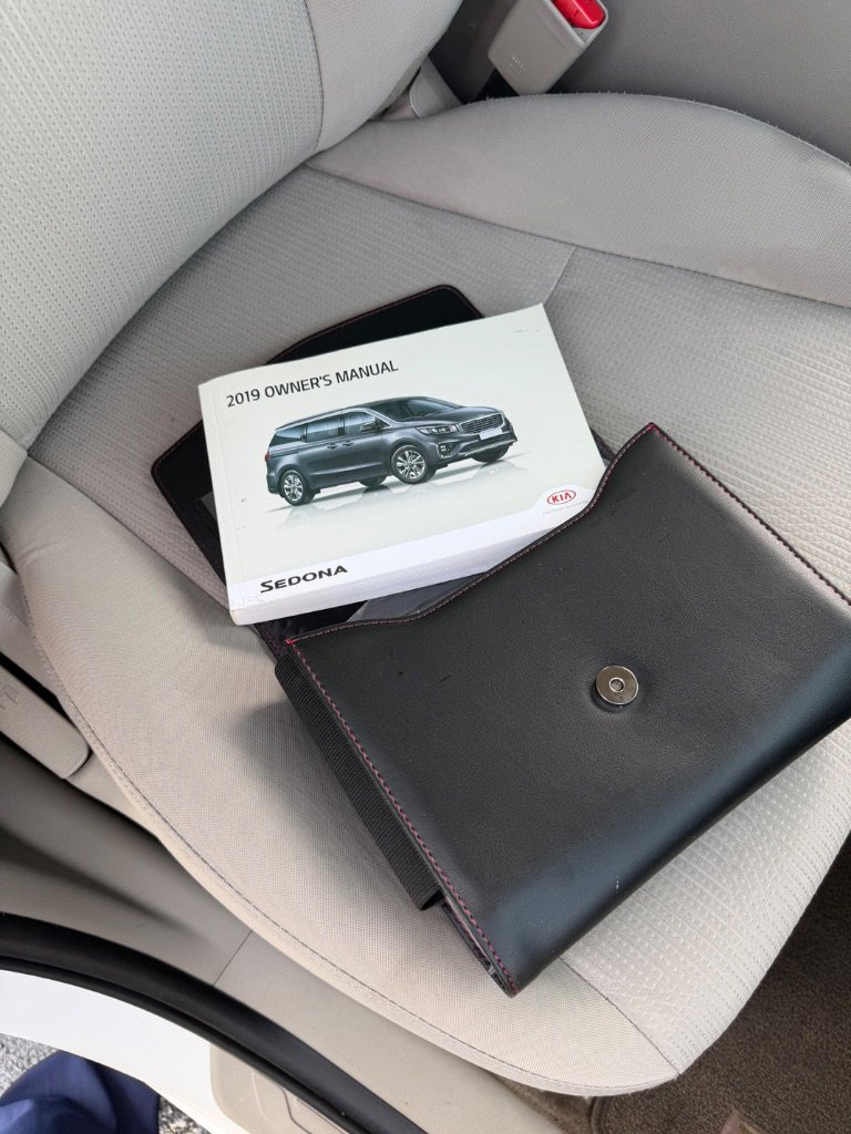 Used 2019 Kia Sedona L FWD image 21