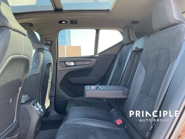 Certified 2021 Volvo XC40 P8 Recharge w/ Advanced Package image 31