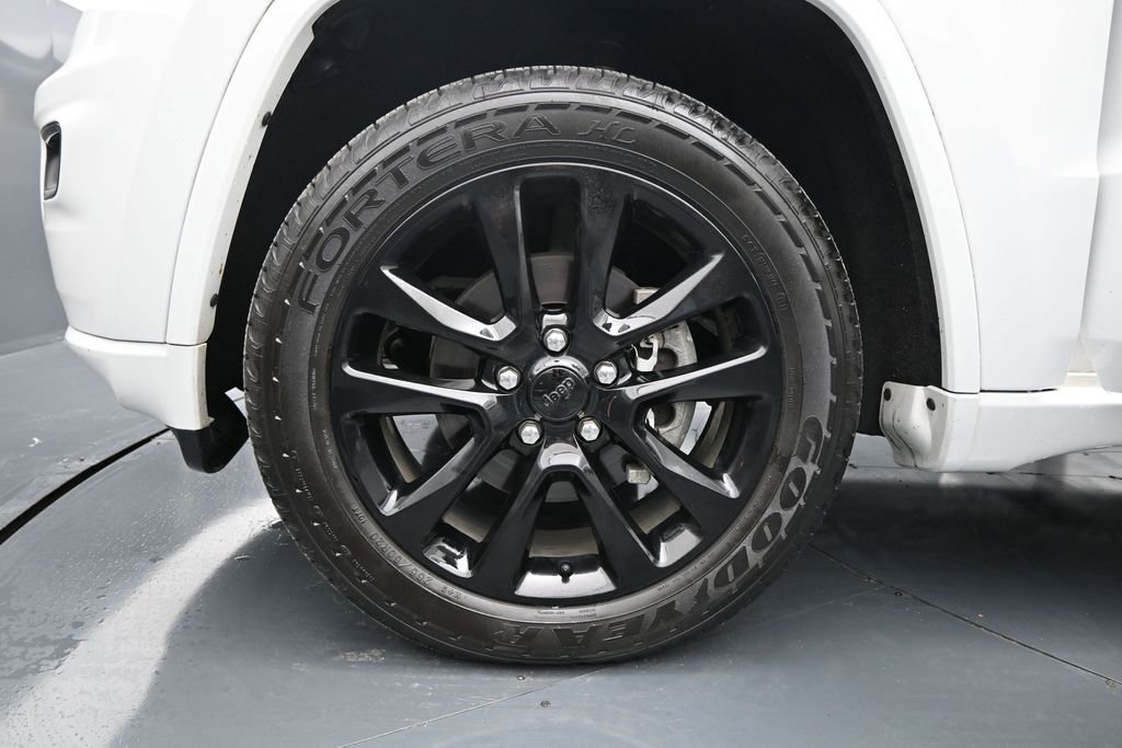 Used 2018 Jeep Grand Cherokee Altitude AWD/4WD image 26