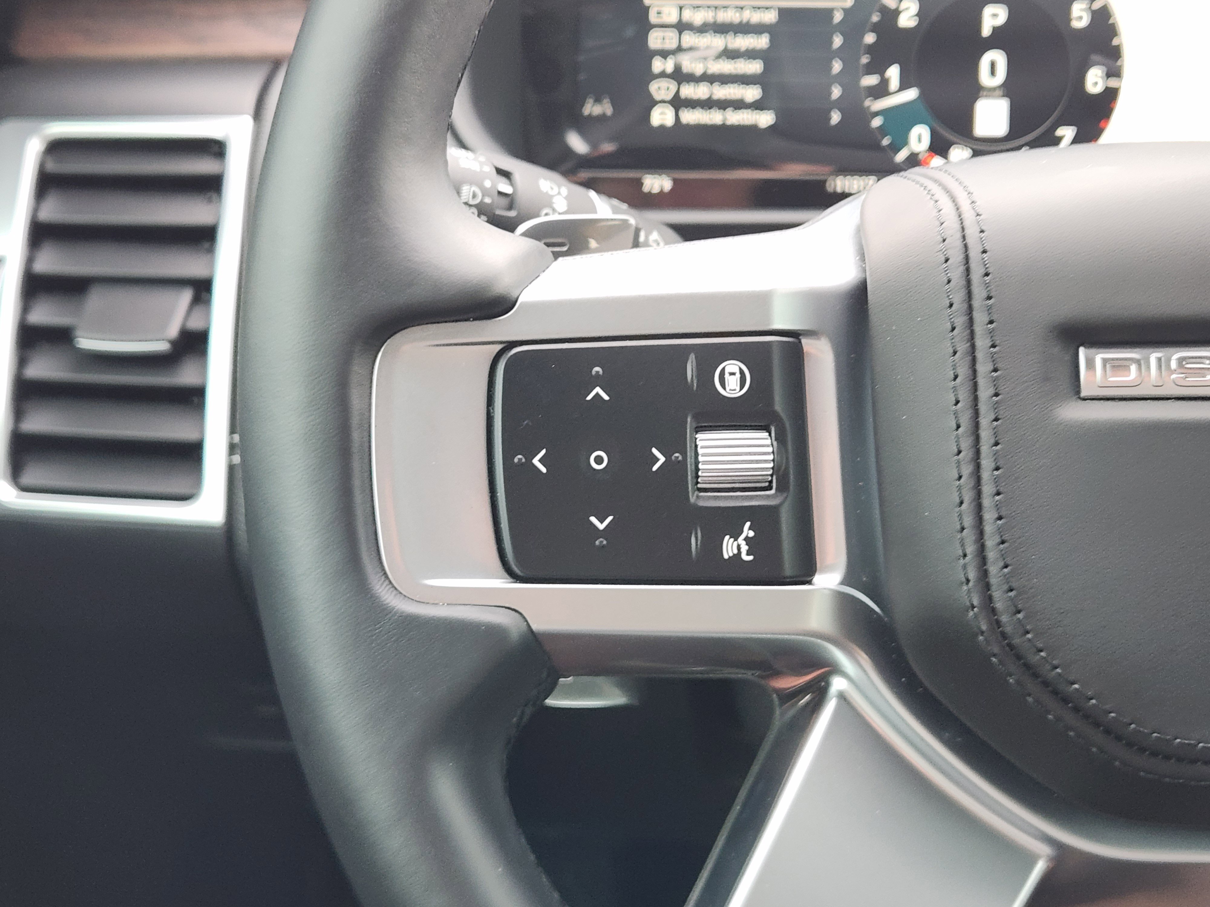 Certified 2025 Land Rover Discovery Dynamic SE image 29