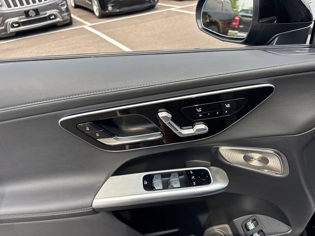 Used 2025 Mercedes-Benz GLC 350e 4MATIC image 14