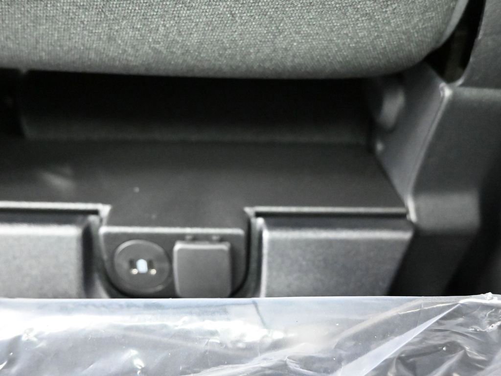 New 2025 Ford F250 XLT image 17