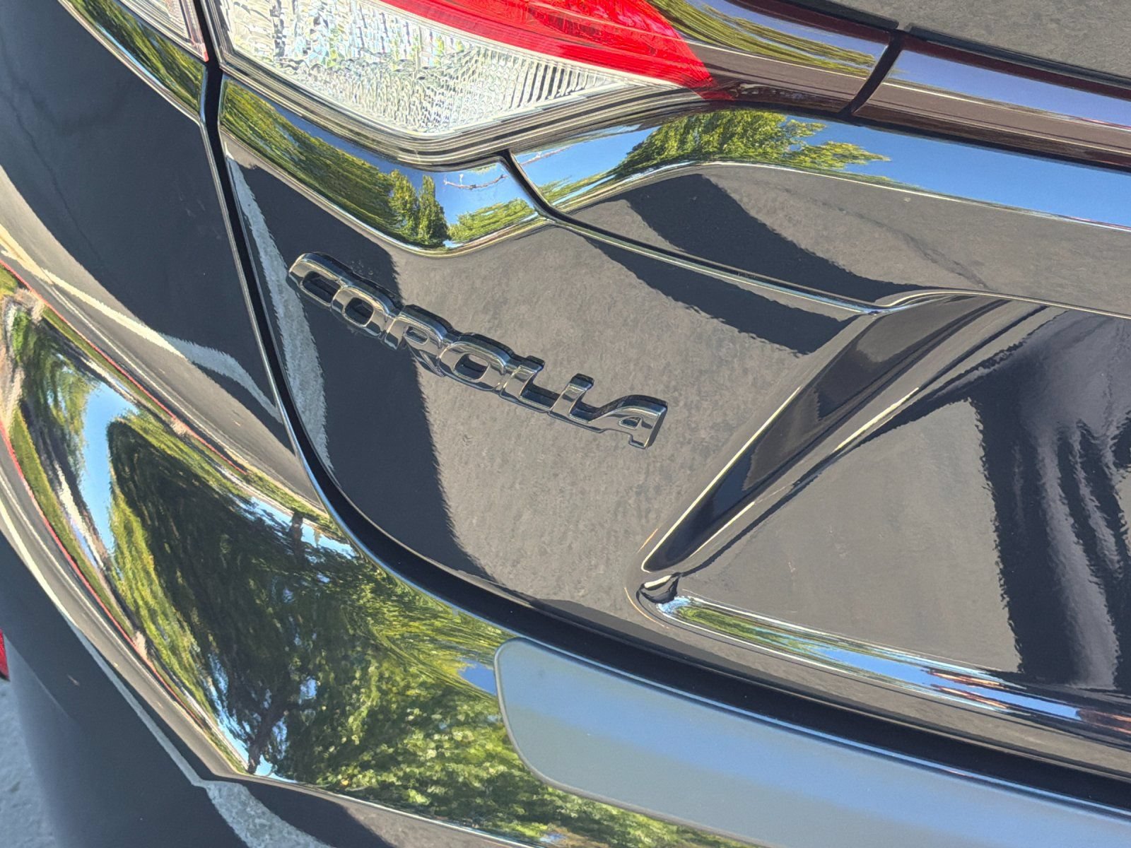 Used 2026 Toyota Corolla SE FWD image 24