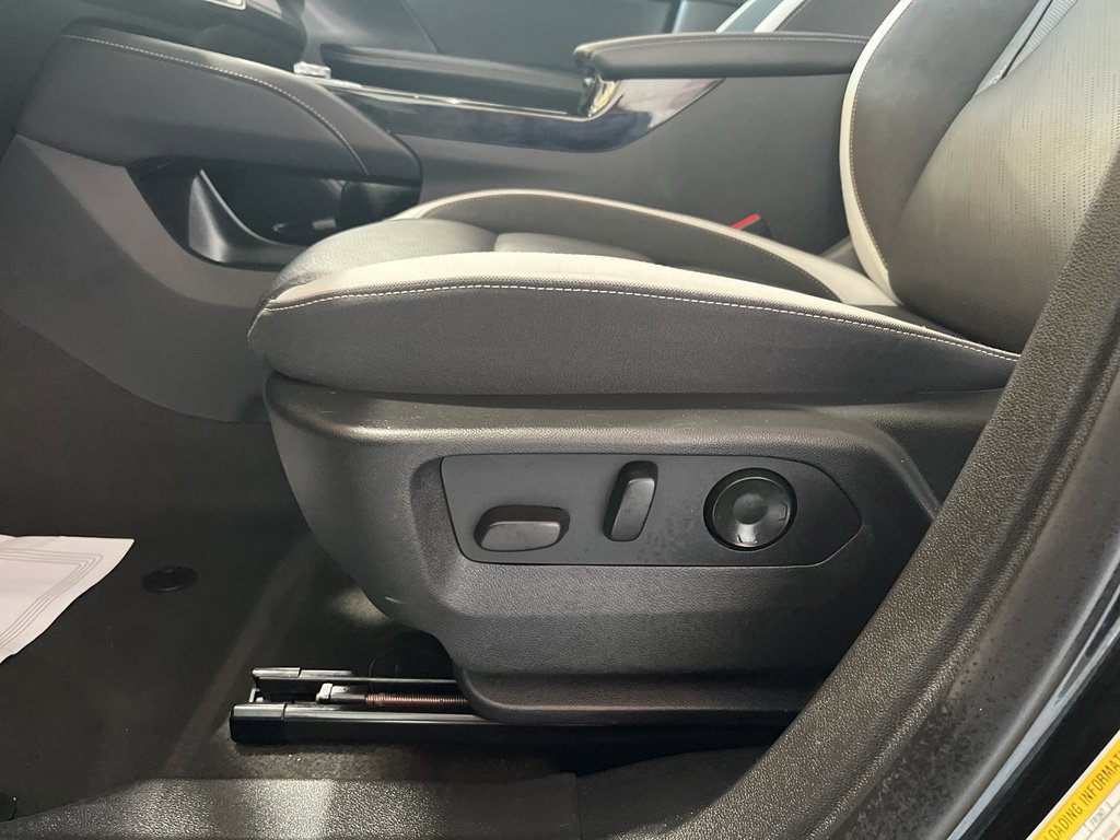 Used 2025 Buick Envision Sport Touring image 13