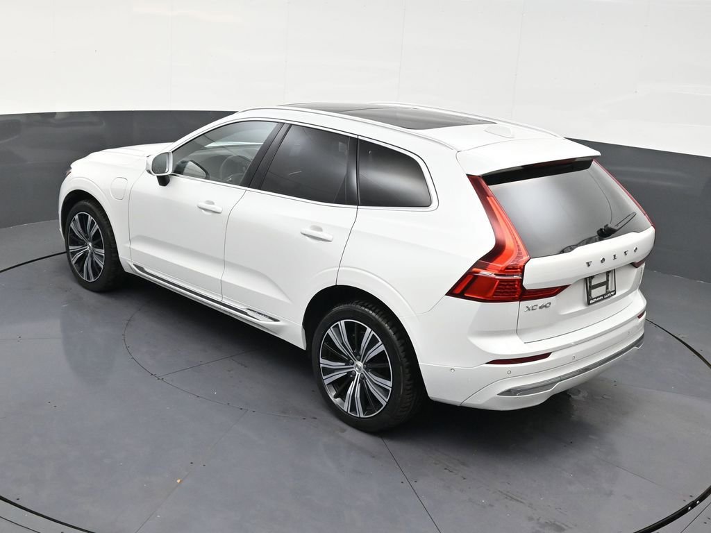 Used 2023 Volvo XC60 T8 Plus image 14