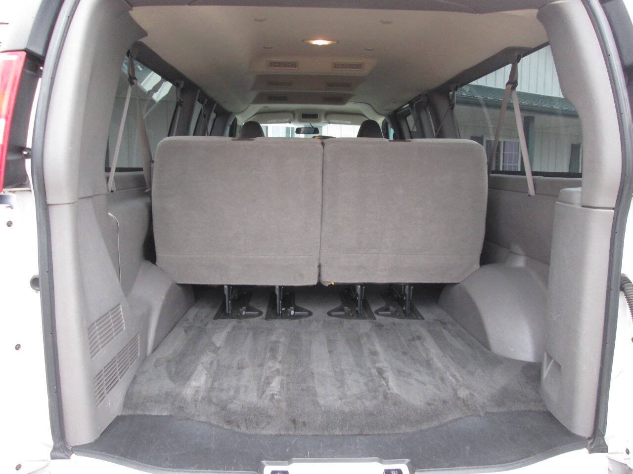 Used 2018 Chevrolet Express 3500 LT w/ LT Preferred Equipment Group RWD image 21