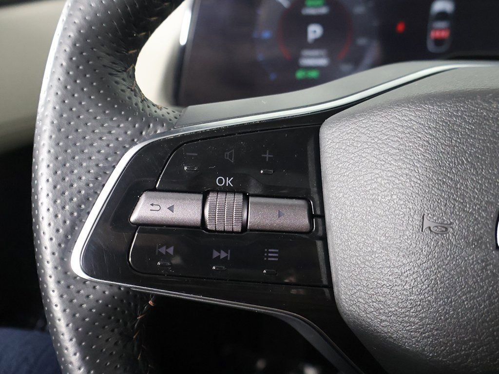 Used 2024 Nissan Ariya FWD image 42