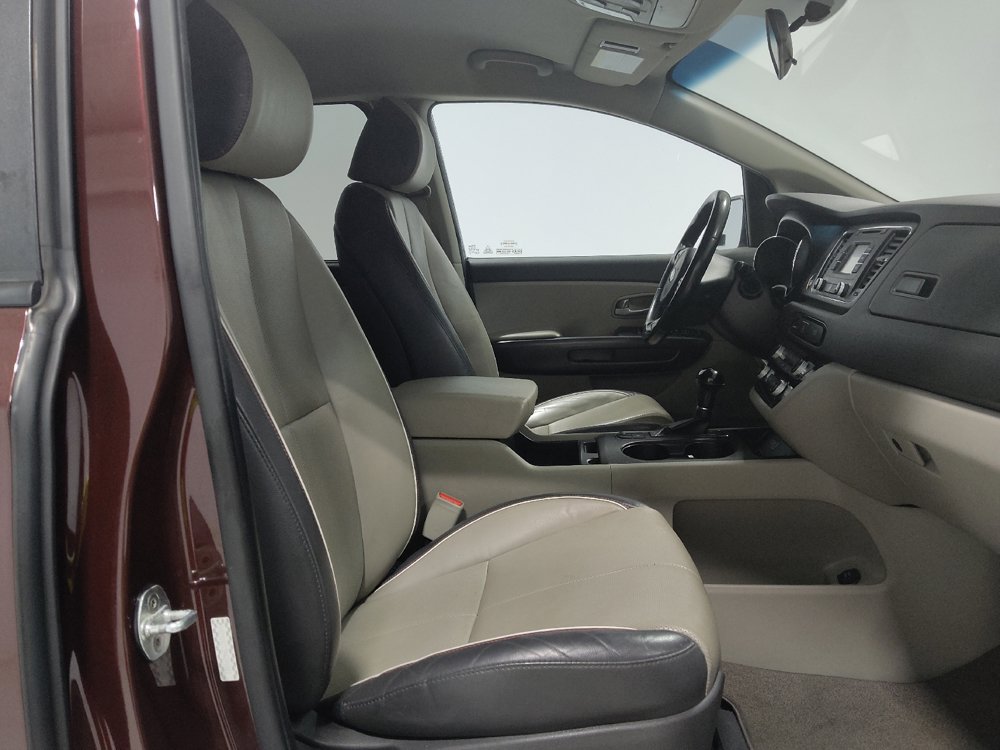 Used 2017 Kia Sedona LX w/ LX Essentials Premium Package FWD image 21