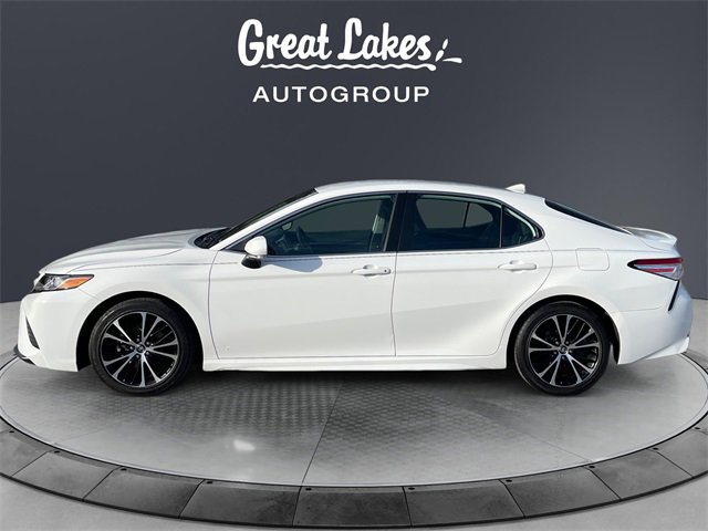 Used 2020 Toyota Camry SE image 2