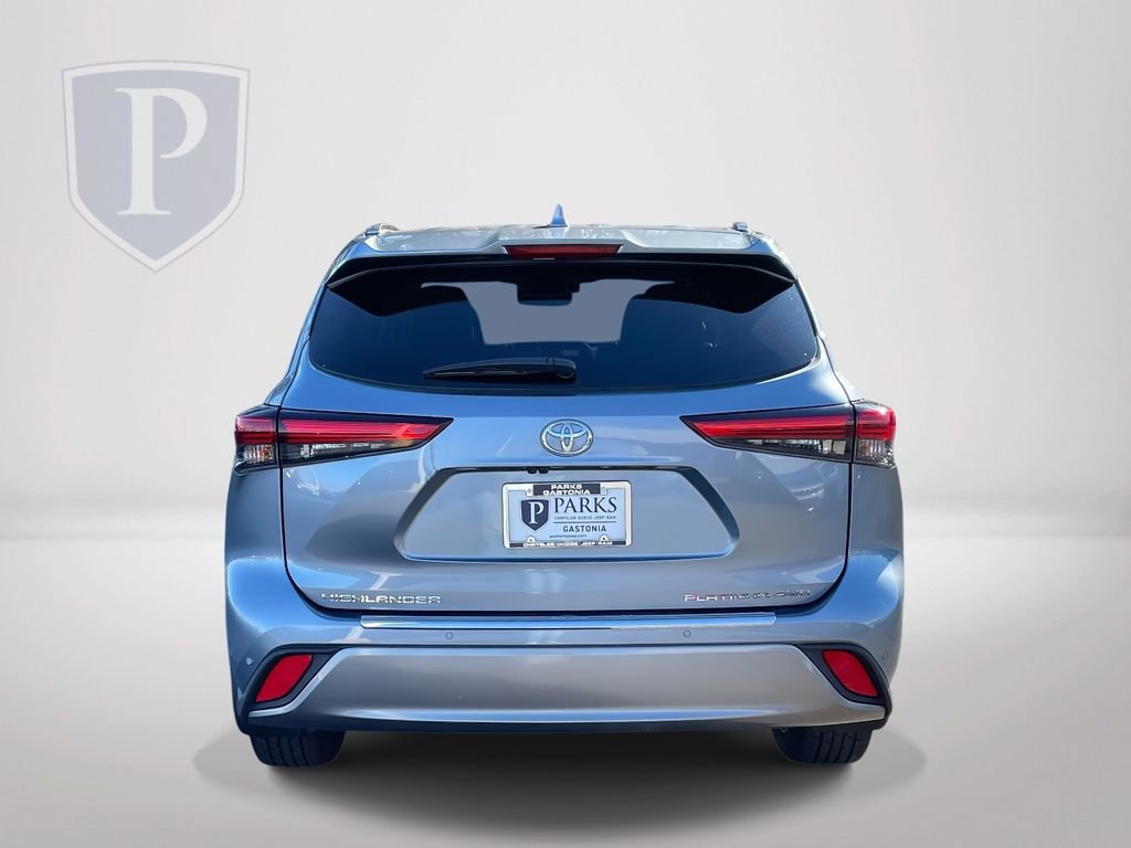 Used 2022 Toyota Highlander Platinum image 6