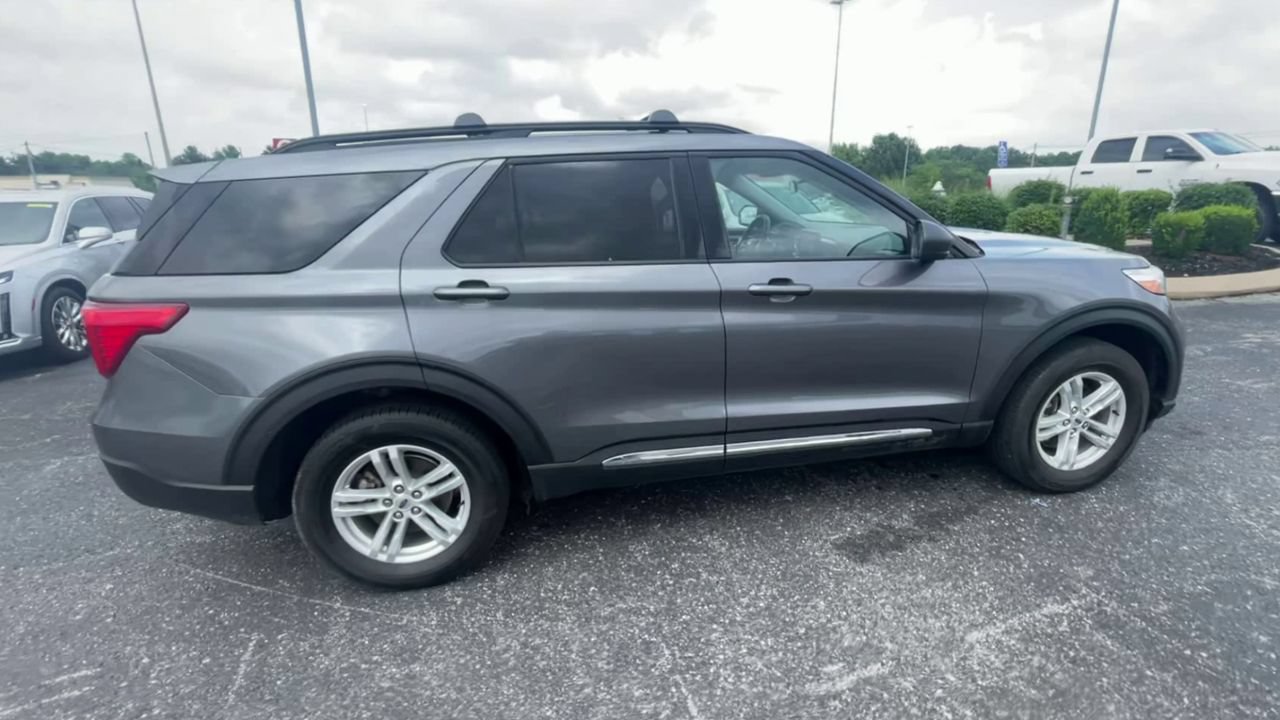 Used 2024 Ford Explorer XLT w/ Equipment Group 202A AWD/4WD image 2