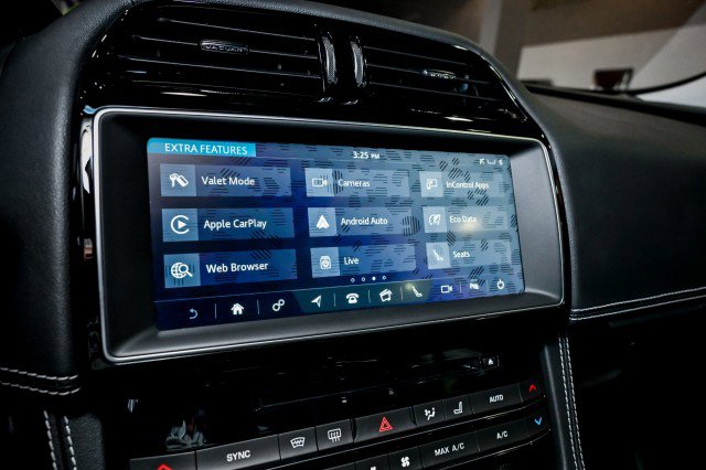 Used 2019 Jaguar F-PACE R-Sport image 38