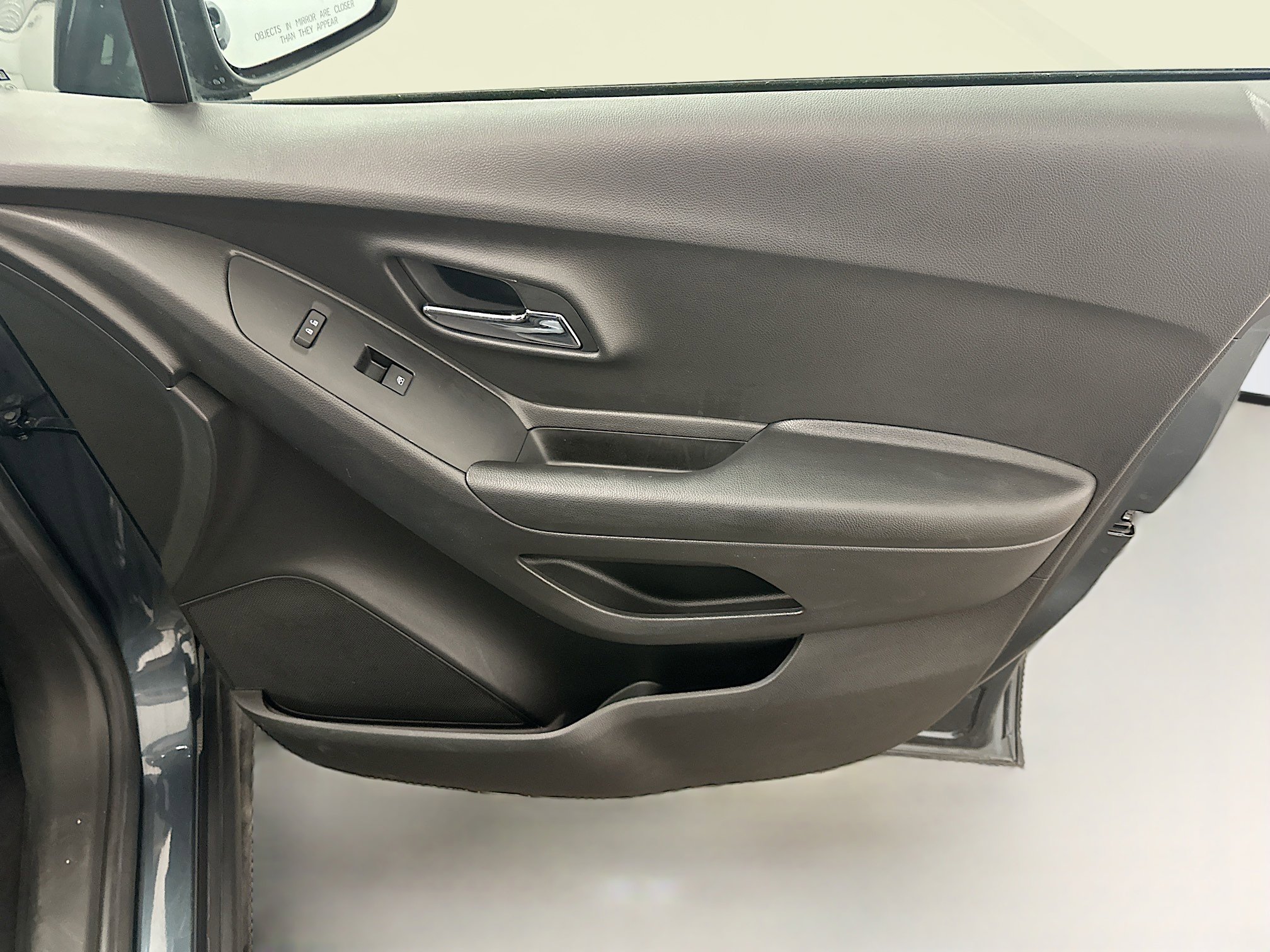 Used 2021 Chevrolet Trax LT w/ LT Convenience Package image 32