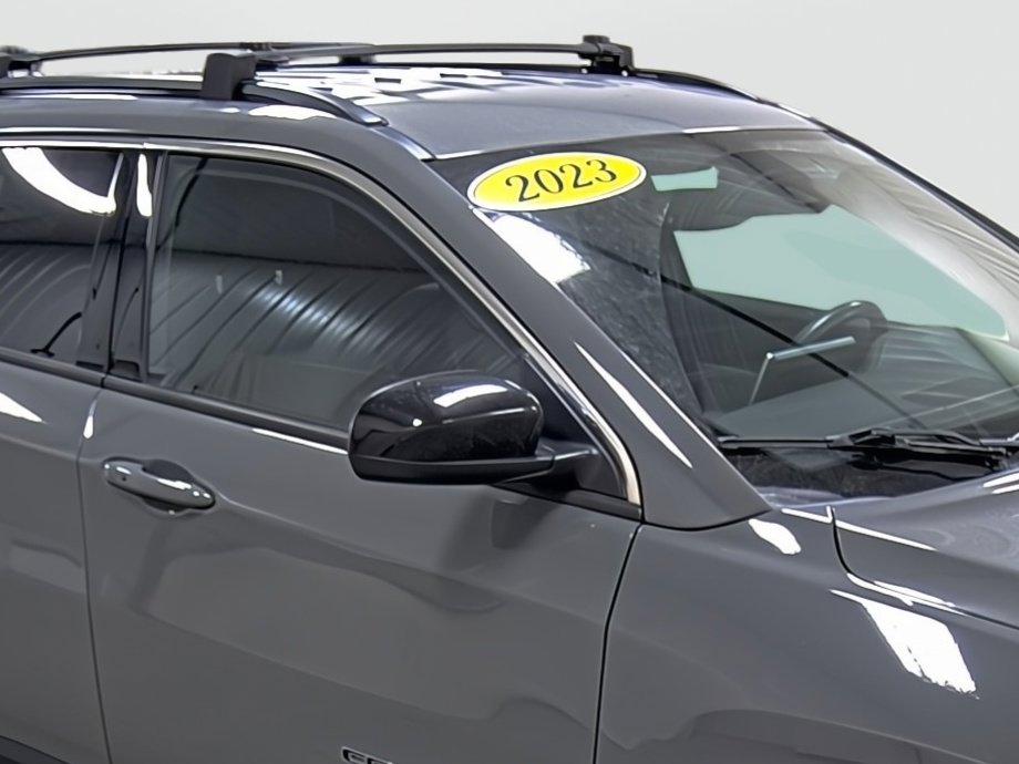 Used 2023 Jeep Compass Latitude w/ Convenience Group AWD/4WD image 15