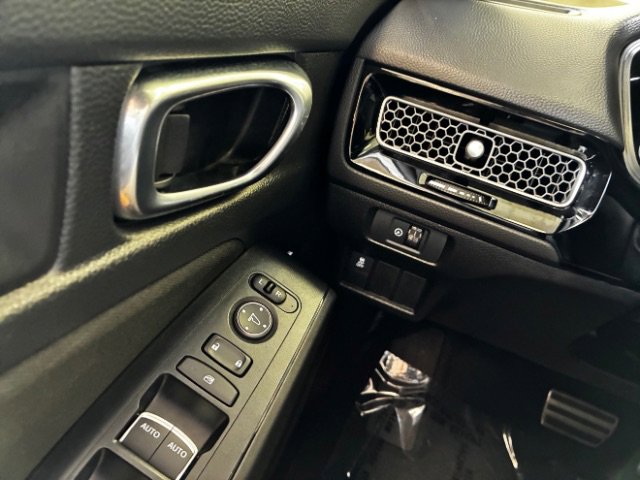 Used 2025 Honda Civic Sport image 22