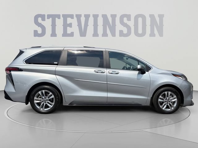 Certified 2025 Toyota Sienna Limited AWD/4WD image 6