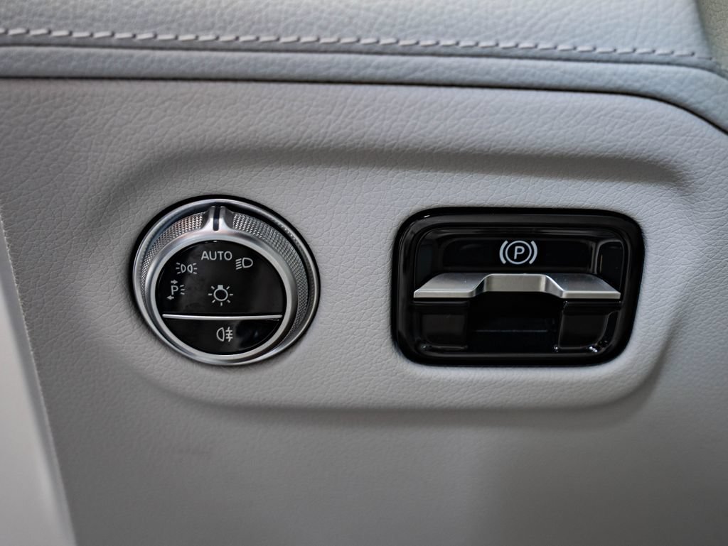 Certified 2023 Mercedes-Benz EQS 580 4MATIC Sedan image 45