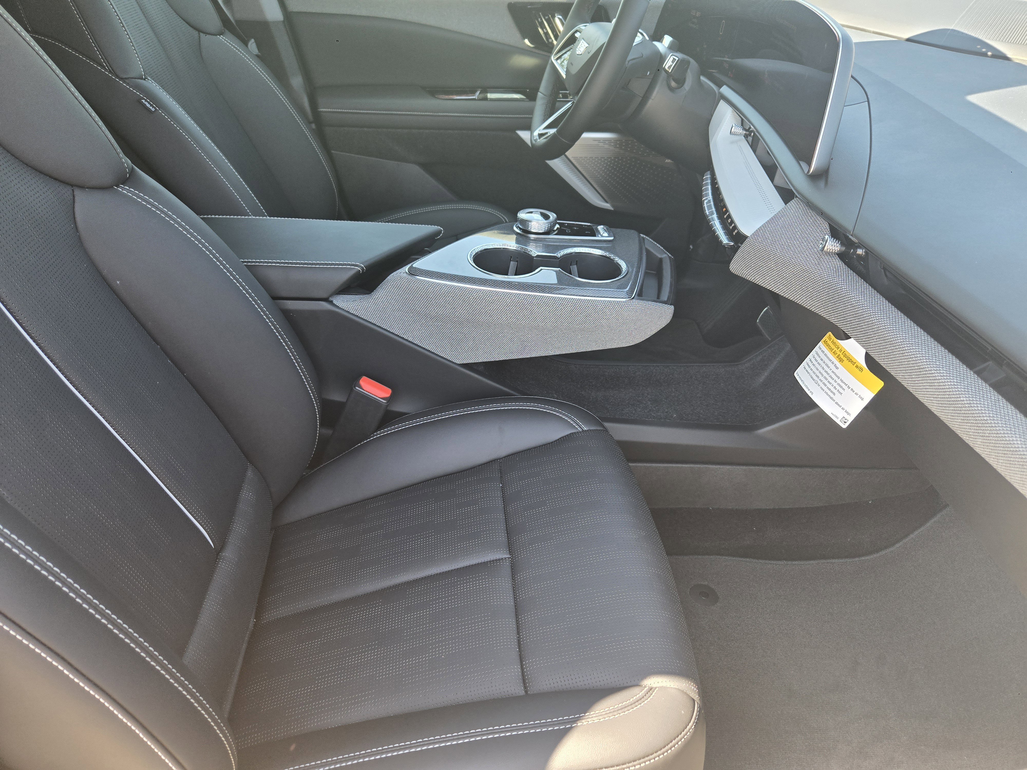 New 2025 Cadillac Optiq Luxury 2 image 10