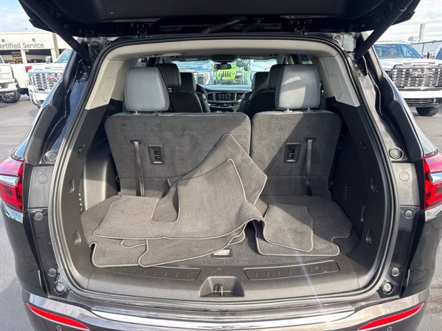 Used 2021 Buick Enclave Essence w/ Sound and Sites Package FWD image 5