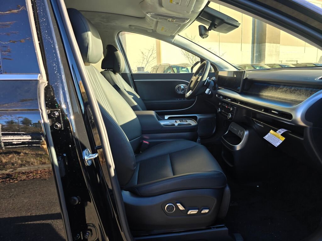 New 2026 Hyundai Ioniq 9 Calligraphy image 11